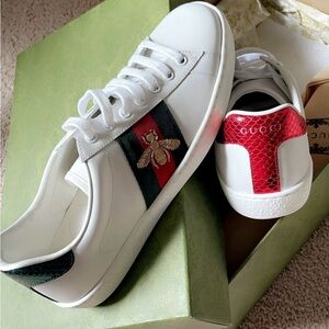 Gucci White Sneakers with Green and Red Stripes